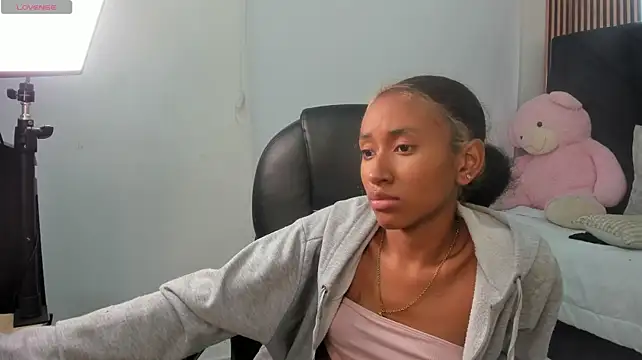 vicky_castillo XXX чат на живо