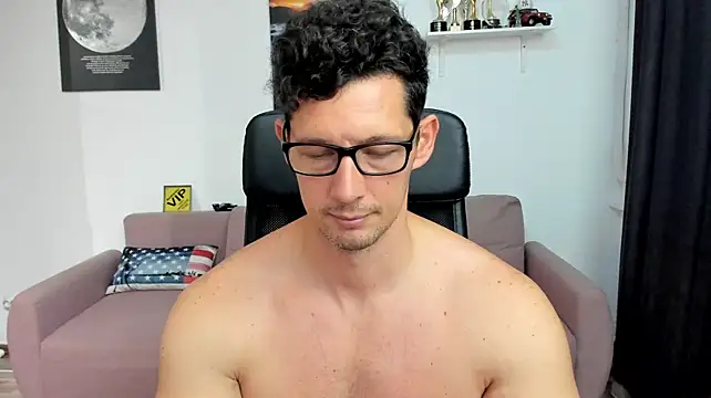 BrutusK08 Chat XXX live