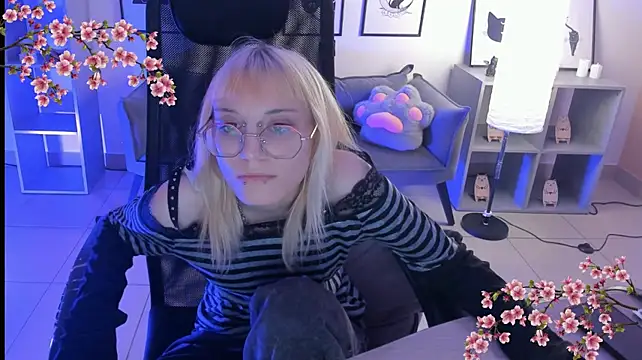 ReminaMeow's Live XXX Chat