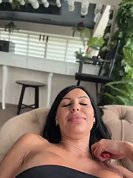 Онлайн чат XXX ReynaMorel