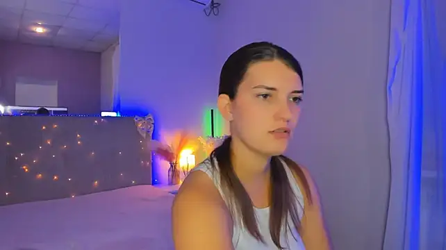 Laura_Leee Chat XXX live