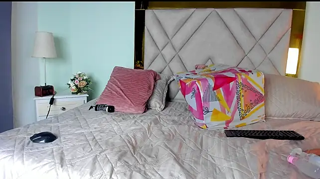 monic_sanders' Live XXX Chat