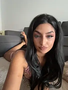 Mia_spicyy Chat XXX in diretta