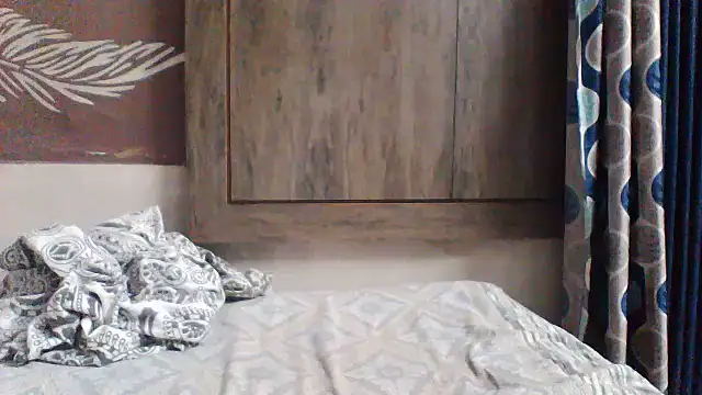 shalini_fire élő XXX-chatje
