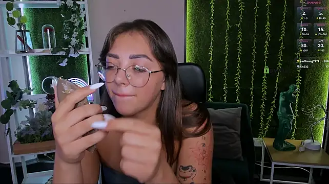 kiki_swan's Live XXX Chat