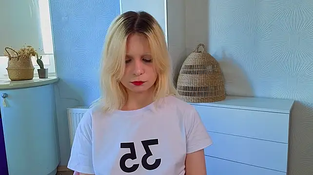 Chat +18 de DemetriceCreselious ao vivo