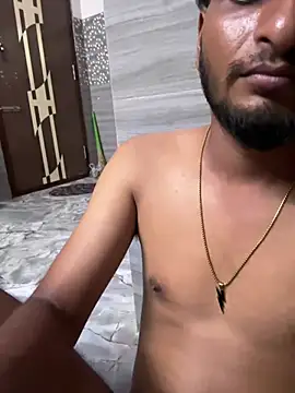 Chennai_NaughtyBoy: διαδικτυακό σόου στην κάμερα