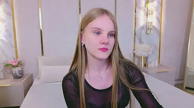 Lili_Lohan Adlı Modelin Canlı XXX Sohbeti