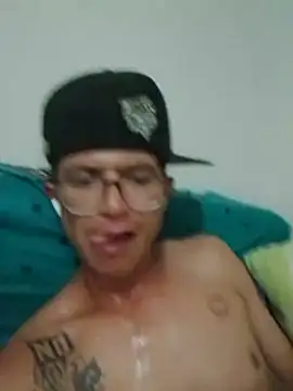 Chat +18 de Danirompeculos ao vivo