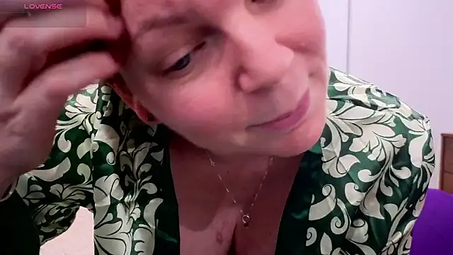 Aussiecougar's Live XXX Chat