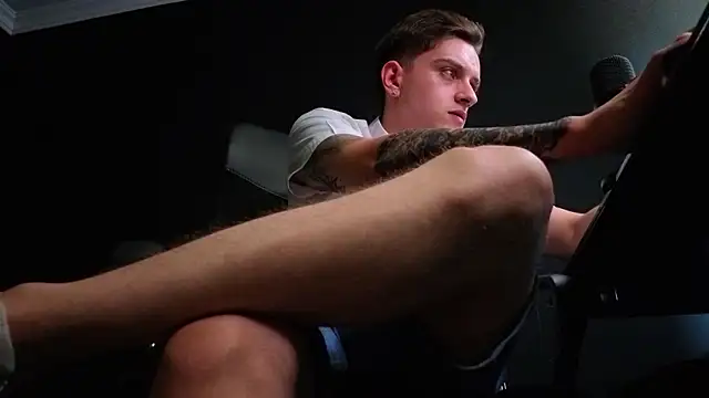 FelixStarkk's Live XXX Chat