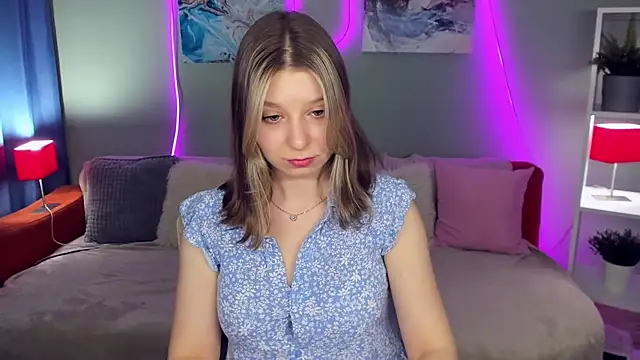 RinaMoore's Live XXX Chat