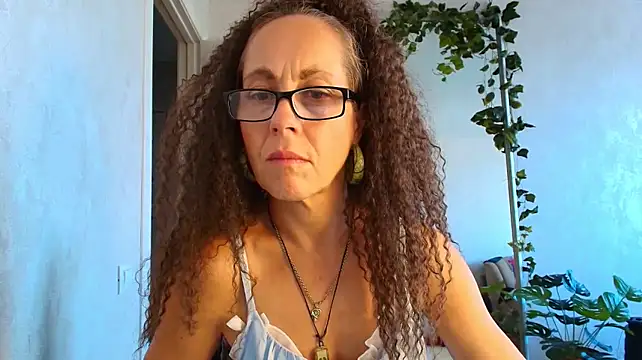 Chat +18 de LioraWeiss ao vivo