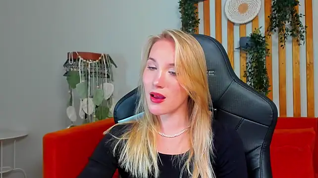 Онлайн чат XXX ElaraVoltage