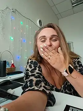 Chat +18 de Juicy_PeachLux ao vivo