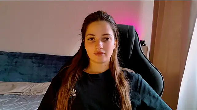 Chat +18 de KiraVair ao vivo