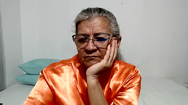 Онлайн чат XXX candy_mature_
