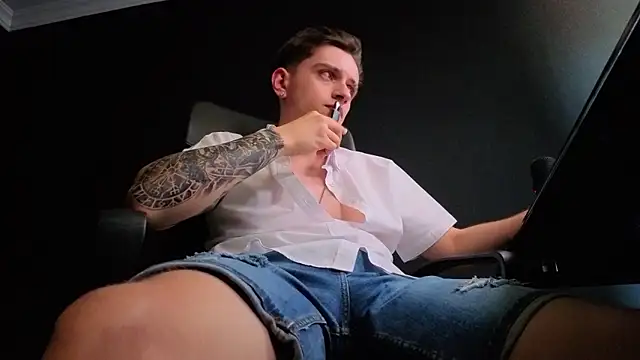 Show modela FelixStarkk na web-kameri