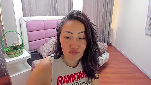 Chat +18 de gaby_trent ao vivo