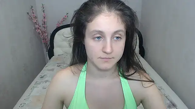 XXX chat uživo modela Holliy_Cooper