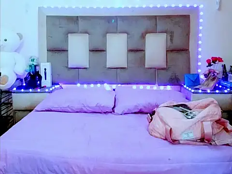 indiantopaz694u Adlı Modelin Canlı XXX Sohbeti