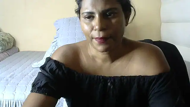 indianDreams_'s Live XXX Chat