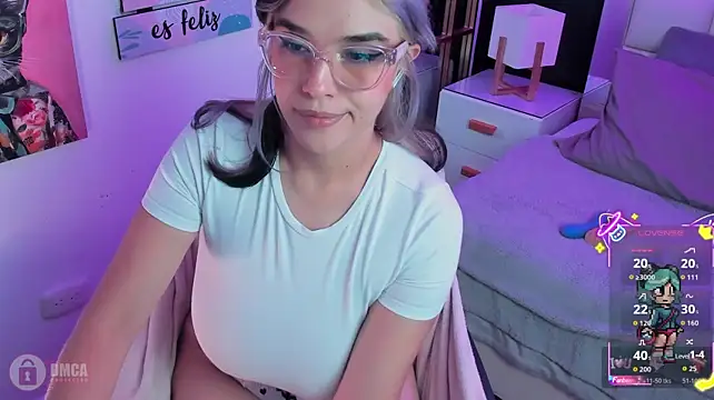 Chat +18 de Roxy_clark ao vivo