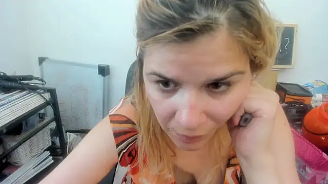 Chat +18 de new_but_cute ao vivo