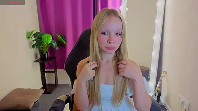 Chat +18 de Milana_r0se ao vivo