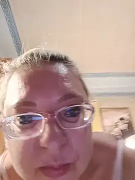 Chat +18 de Vika1111 ao vivo