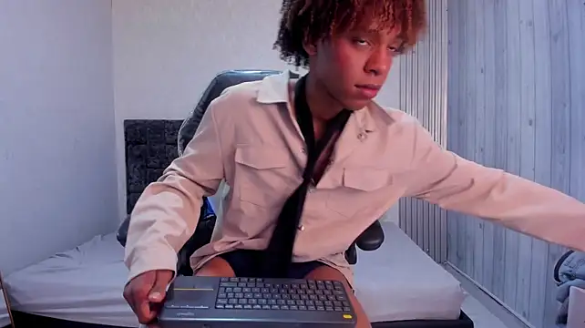 XXX chat uživo modela luccas_lowee