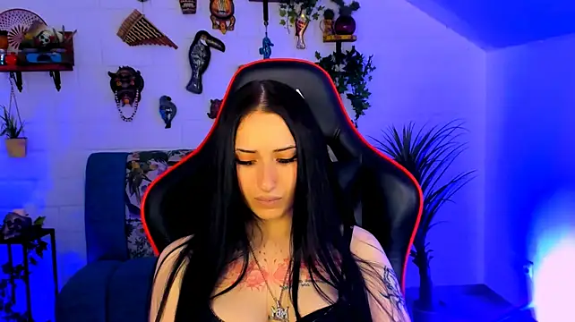 MonicaLowes Chat XXX in diretta