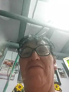Chat +18 de clarita_01 ao vivo