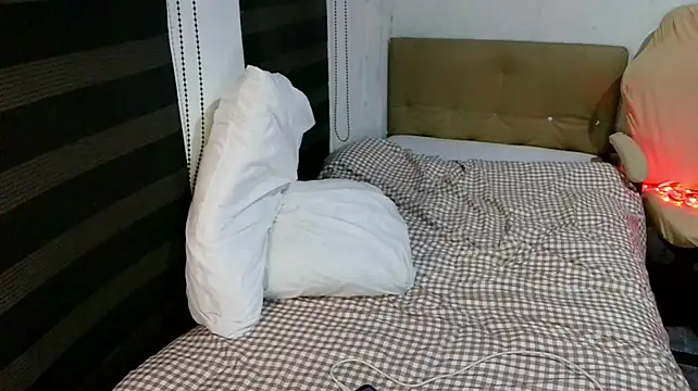 Chat +18 de Spicy_RowyCam ao vivo