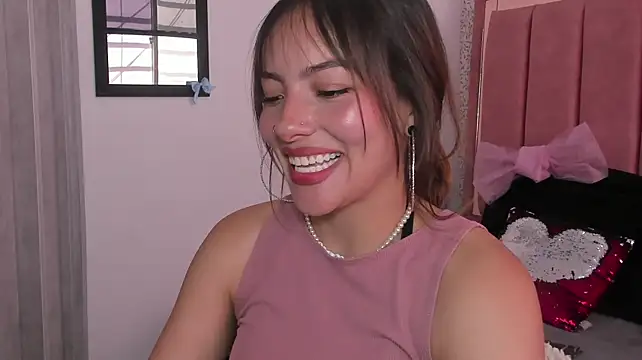 צ'אט XXX בשידור חי של LIA__MILLER_