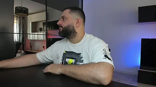 DravenPeak Chat XXX live