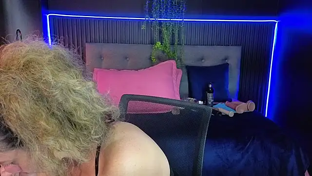 sasi_luna's Live XXX Chat