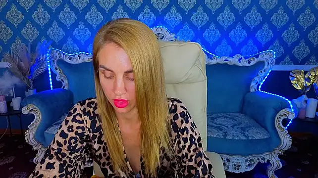 GabriEllla_4U élő XXX-chatje