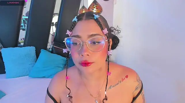 Chatroom XXX en direct de antonelllepiercee