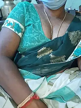 Tamilselviroja- Chat XXX in diretta