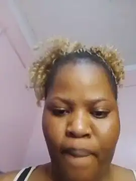 Yvone254's Live XXX Chat