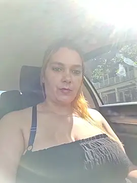 YourFavoriteMilf423 Show in webcam