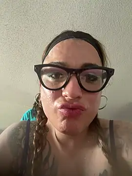 UrHellBri-L Chat XXX in diretta