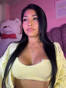 Pocahontascute_33's Webcam Show
