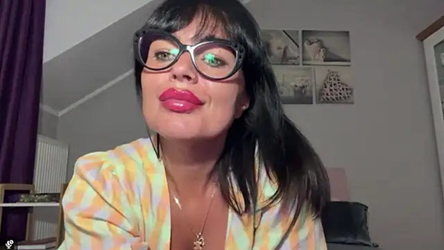 دردشة JennyFantasy الجنسية المباشرة