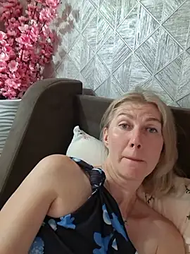 stellahere8 লাইভ XXX চ্যাট