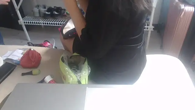 Chat +18 de sabrina_v_ ao vivo