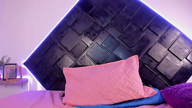 Chat +18 de Sarah_miel ao vivo