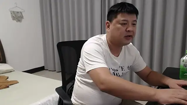 zhang1118's Live XXX Chat