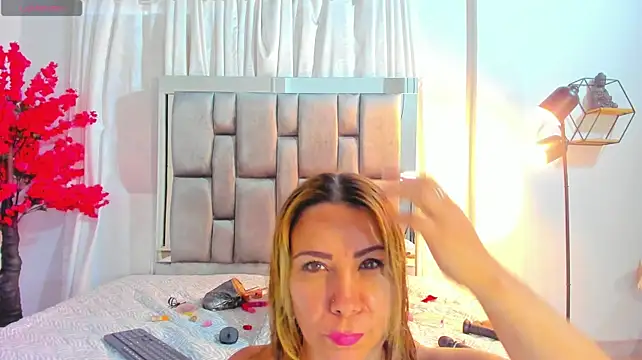 Chat +18 de milfhorny_69 ao vivo